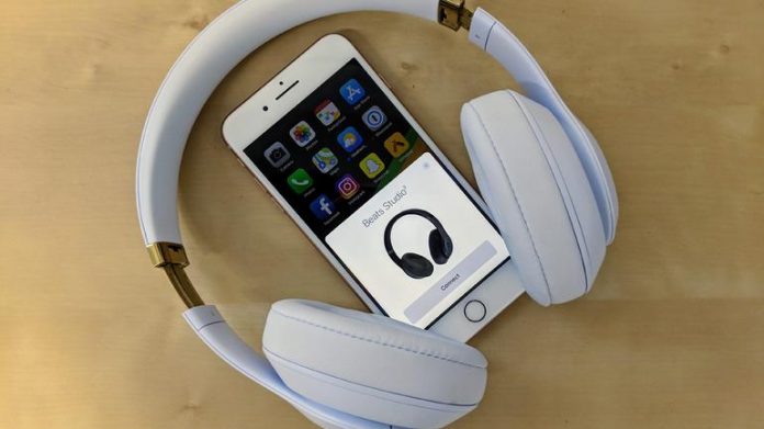 how-to-pair-Bluetooth-headphones-with-iPhone